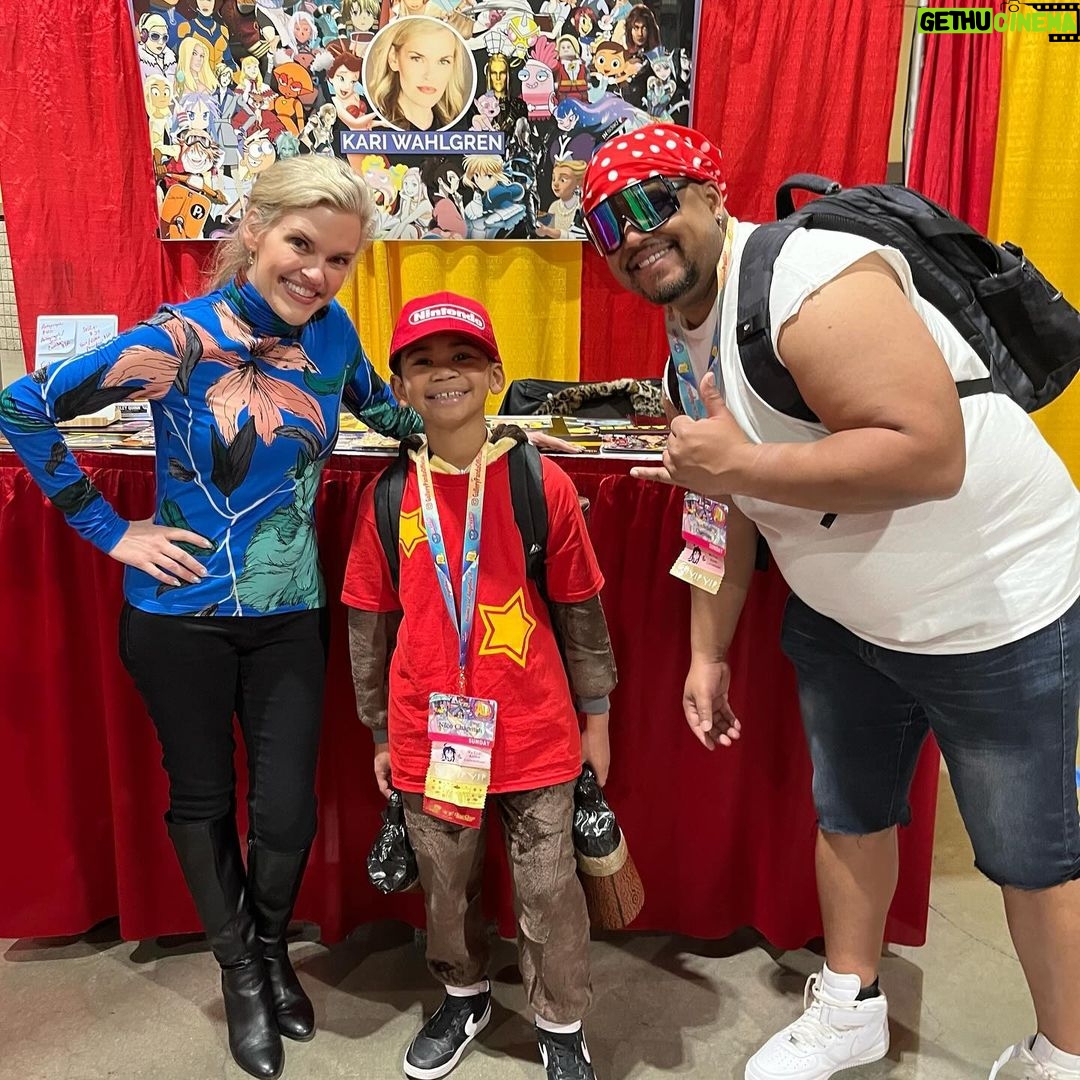 Kari Wahlgren Instagram - 💗A huge heartfelt thank you to everyone at @anime_los_angeles. It was a wonderful weekend and I loved seeing all of you! Here’s hoping we can do it all again next year. PS - huge shoutout to @thekit for my GORGEOUS shirt. I got so many compliments on it today! 😍 #anime #convention #autographsigning #voiceover #fandom #cosplay Long Beach Convention and Entertainment Center