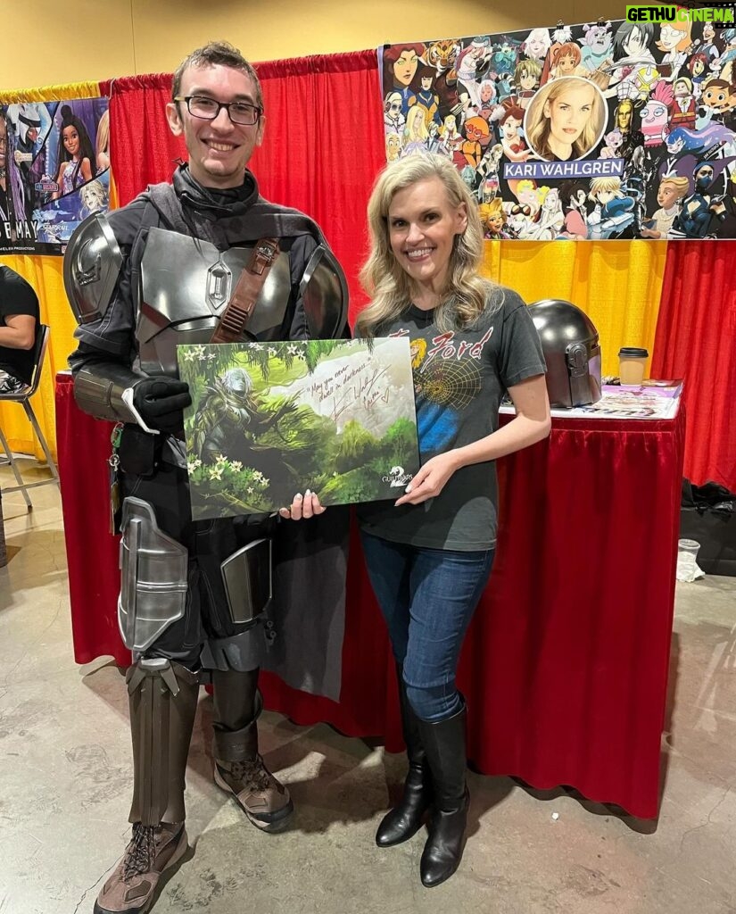 Kari Wahlgren Instagram - Day 3 and @anime_los_angeles continues to blow me away with its lovely fans and caring staff. 🥰 Looking forward to one more day tomorrow! 💗 #anime #womeninanimation #cosplay #voiceover Long Beach Convention and Entertainment Center
