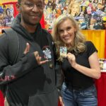 Kari Wahlgren Instagram - Day two at @anime_los_angeles! Really enjoyed my Q&A panel with my style sister @emmafyffe, and meeting the wonderful fans. Also, I’m LOVING handing out my personalized ribbons… 💗check my stories for Saturday’s clue to get your ribbon… 👀 #anime #convention #voiceover #autograph #cosplay Long Beach Convention and Entertainment Center