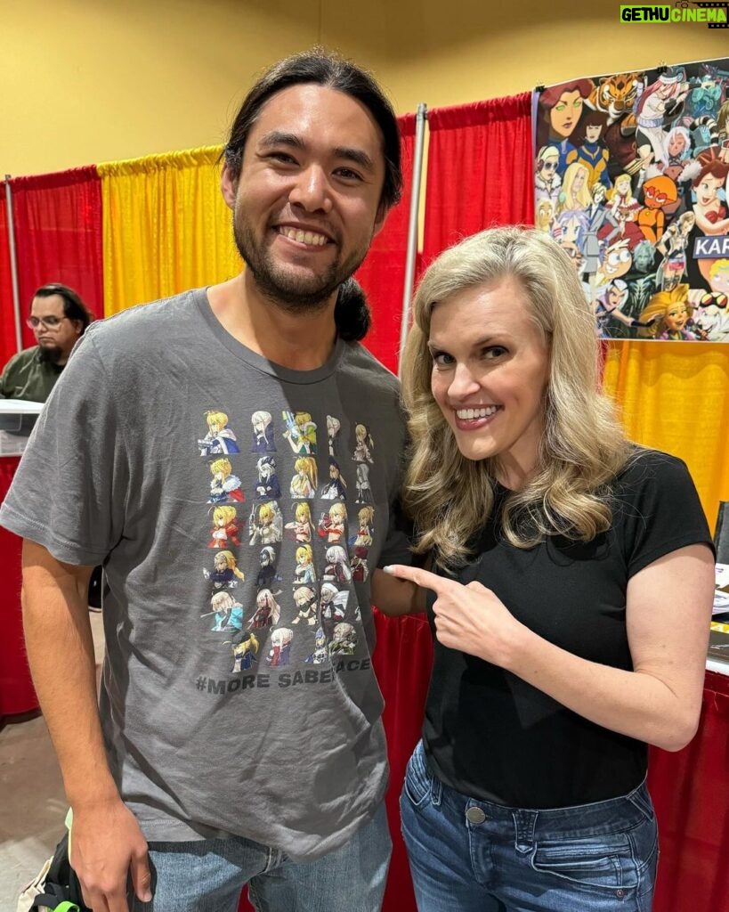 Kari Wahlgren Instagram - Day two at @anime_los_angeles! Really enjoyed my Q&A panel with my style sister @emmafyffe, and meeting the wonderful fans. Also, I’m LOVING handing out my personalized ribbons… 💗check my stories for Saturday’s clue to get your ribbon… 👀 #anime #convention #voiceover #autograph #cosplay Long Beach Convention and Entertainment Center