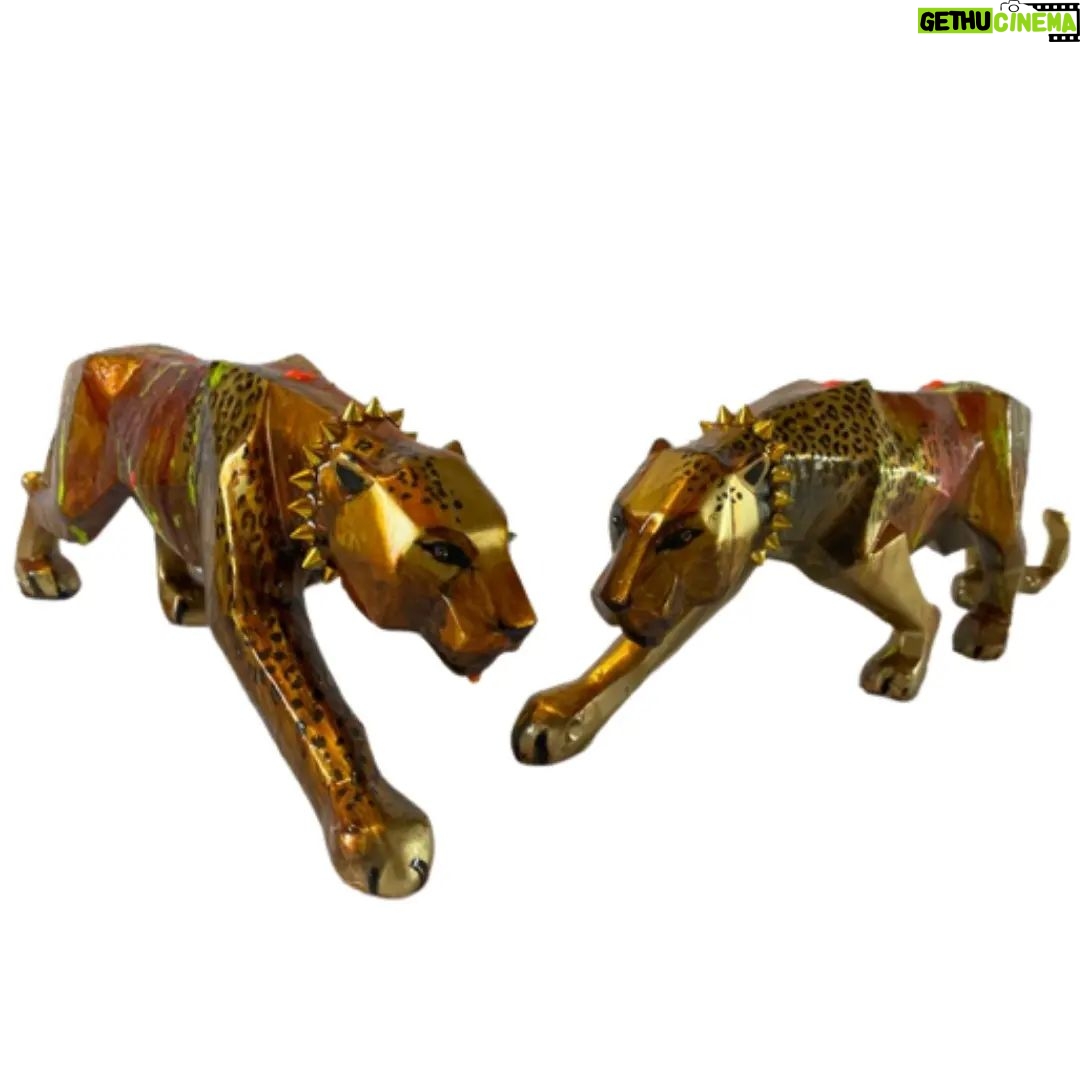 Karin Brauns Instagram - Happy Caturday "Luxurious Predators" Original sculpture made by Karin Brauns DM for more inquiries . . . . . . . #lion #tigers #lionart #artist #artwork #handmade #cheetah #leopard #animal #ankmalsculptures #wild #sculpture #artistsoninstagram #contemporarysculpture #modernart #interiordesign #instaart #ceramics #statue #artoftheday #artcollector #saturday #caturday #caturdayvibes #karinbraunsgallery #karinbrauns Manhattan Beach, California