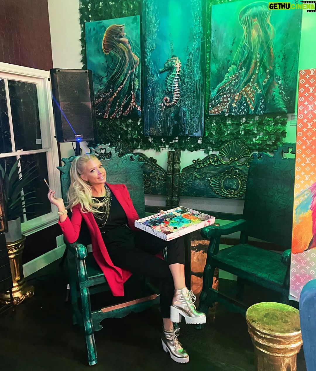 Karin Brauns Instagram - Luxurious flow collection currently showcasing at @sandracostala1 721 & 731 N La Cienega Blvd, West Hollywood, 90069 DM for inquiries & btw they glow in the dark . . . . . . . #artlife #fineart #interiordesign #legendsofdesign #lacienega#lcdqla #popart #fineart #artist #artworld #painting #paintinglive #sandracosta #liveshow #lacienega #vintagestyle #fashionstyle #fashionnova #theartistsway #weho #westhollywood #glowindark #beverlyhills #artoftheday #picoftheday #painter #paintings #louisvuitton #karinbraunsgallery #karinbrauns La Cienega Boulevard