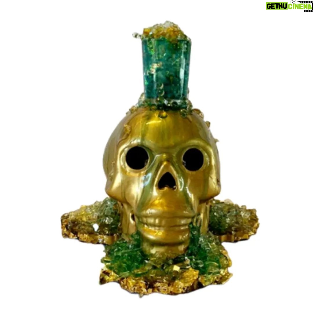 Karin Brauns Instagram - "Skull It" Original sculpture made by Karin Brauns DM for more inquiries . . . . . . . #skullart #skulltattoo #skeleton #artist #artwork #handmade #bones #death #horror #skullartwork #skulllove #sculpture #artistsoninstagram #contemporarysculpture #modernart #interiordesign #instaart #ceramics #statue #artoftheday #artcollector #karinbraunsgallery #karinbrauns Manhattan Beach, California