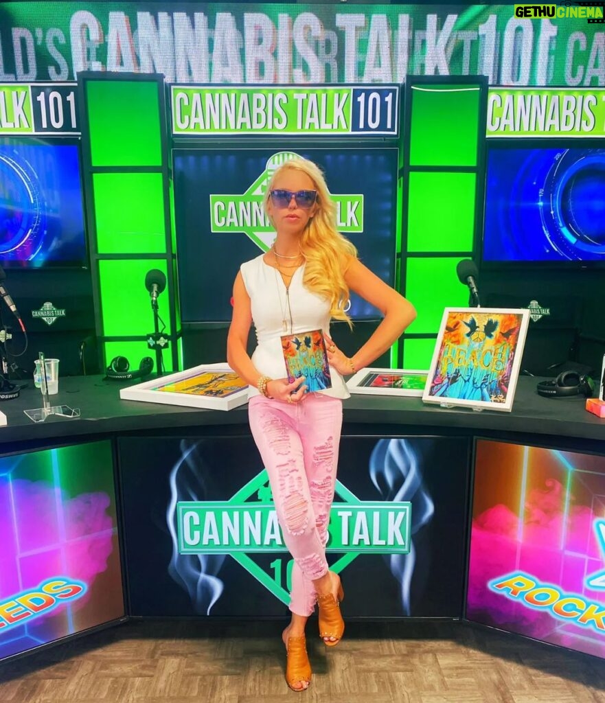 Karin Brauns Instagram - Today’s podcast interview with @cannabistalk101 was a blast! Stay tuned for the airing . . . . . . . #cannabisart #cannabistalk #burbank #burbankcalifornia #manhattanbeachcalifornia #artists #art #war #teachpeace #podcast #tuesdaymotivation #fun #interview #live #airingsoon #news #artnews #losangeles_la #garfield #karinbrauns #outfits #podcastshow #actress #fashionstyle Manhattan Beach, California