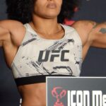 Karine Silva Instagram - No peso!! A @karine_killer_ufc faz a segunda luta do #ufcfightnight amanhã e nós vamos com ela segurando o baldinho!! O evento começa às 17:00hs com transmissão do @ufcfightpassbr !! Let’s goooo!! #karinekiller #mma #ufc #ufcbrasil #gileribeiro #mmahoje 🎥 Video feito pelo brother @ogshawnymack da @fullsend_mma - segue lá pessoal Las Vegas, Nevada