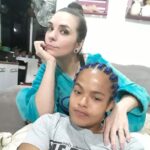 Karine Silva Instagram - Oque dizer dessa mulher? Guerreira Batalhadora Amiga Modelo nas horas vagas É brabona .. mas chora assistindo desenho e filme de natal. Determinada Mamãe de pet🐶🐶❤️ A loca do natal hahaha Ama um Dorama Esporte não é com ela.. Mas está sempre na academia me fazendo companhia 😍 Planta.. como ama uma plantas gente 😍 Felicidades meu amor.. que Deus te abençoe hoje e sempre!! Eu peço a Deus que essa data se repita por mais mil anos e claro ao meu lado né gata hahah Eu e as nenéns desejamos que seu dia seja maravilhoso assim como você é em nossas vidas Tamaravilhosa Feliz aniversário nhonhonha🥳 Amamos você 💗 @tamarapq