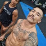 Karine Silva Instagram - Faltam exatos 22 dias ou 3 semanas para a minha luta. E estamos como... A todo vapor Gratidão a todos que estão comigo nessa caminhada Mestre: @gileribeirobjj /@gile_ribeiro_matriz Professor: @balaobjj Preparação Física: @tfpatrickcardoso Mate: @jonatanoliveira1989 / @ctsantafe_team Psicólogo Esportivo: @marcoantoniodossferreira Nutricionista: @lucasgossling Médico: @drmozartmorais Dentista: @dradianadepaula Protetor Bucal: @hannibalprotetorbucal Recovery: @performancerecoverycwb Quiropraxista: @igorfisioterapia / @ciafeet / Aerial yoga: @simonesedor Masso: @cezarnicolotti Academia : @basecorporal Pré-treino natural: @byounatural Cannabis Medicinal: @usahempbrasil / @corina_usahemp Produtos Naturais: @emporio.topmix Inglês: @myliveplus / @andrebueno93 / @rhii_cruz E gratidão a todos que me emprestam o corpo para treino ♥️ #ufc #ufcbrasil #killerkarine #karinekiller #treino #preparação #preparacaofisica #mma #jiujitsu #boxe #muaythai #protetorbucal