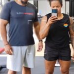 Karine Silva Instagram – LIGUE O SOM 📢📢📢
E seguimos aprendendo todos os dias…
Mesmo na base da água, café e ódio 😝💪🏽👊🏽
Preparação Física com o melhor preparado físico do mundo @tfpatrickcardoso na academia mais show de Curitiba @basecorporal
@gileribeirobjj
Academia Base Corporal Fitness
📍R. Ver. García Rodrigues Velho, 135 – Cabral, Curitiba – PR, 80035-180
☎️(41) 3328-2344
#fitnessmotivation #fitness #treino #workout #atividadefisica #motivação #followme #boratreinar #instafit #gym #instagood #instalike #likeforlike #aesthetic #exerciciofisico #style #instadaily #photooftheday #photography #karinekiller #killerkarine #mma #ufc