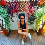 Karine Silva Instagram - Você passa a maior parte da sua vida se dedicando aos seus sonhos, faça chuva ou faça sol vc está ali, trabalhando. Única e exclusivamente pra vc, invisível aos olhos dos outros, silenciada pela indiferença, oculta, escondida, despercebida e imperceptível. Mas basta seu rosto se voltar ao sol que começam a dizer que foi SORTE. Se usa uma roupa melhor, visita um lugar bonito ou até mesmo aproveitando seu dia, os olhos que antes não te viam se viram a ti, vc passa a ser observada, ganha fama de folgada, sortudo, arrogante, metida. E muitos adjetivos que não condiz com sua história. Vai de ti saber filtrar as coisas e como diz Dr. House: O que você pensa sobre mim não vai mudar quem eu sou, mas pode mudar o meu conceito sobre você. #photooftheday #photographer #photography #karinekiller #killerkarine #gileribeiro