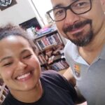 Karine Silva Instagram - Esse é o DR. @marcoantoniodossferreira, Psicológico Esportivo que eu chamo carinhosamente por Dr. FOFINHO, dono do melhor abraço do MUNDO 🌏. São 3 anos blindando, alimentando e fortalecendo a mente com esse grande mestre. Só tenho a agradecer por esse carinho e cuidado comigo. Obrigada por mais esse ano. Todo Atleta precisa fazer um acompanhamento psicológico, pois a psicologia esportiva pode ajudar os atletas a alcançar melhores resultados, por meio do estudo das emoções, da motivação e da concentração. Muitos atletas não sabem da importância desse acompanhamento, por esse motivo deixo aqui a minha indicação para quem busca Psicólogo Esportivo, DR. @marcoantoniodossferreira o melhor, o inigualável DR. Fofinho 🐻 #atleta #psicologiaesportiva #karinekiller #atletadeponta #photographer #photooftheday #curitiba Curitiba, Paraná