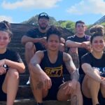 Karine Silva Instagram - E assim foi nossa manhã de sábado... Oq antes eram dois, hoje somos cinco. Team Patrick Cardoso crescendo e só com atletas de ponta. Gratidão pelo treino 🏃🏾‍♀️ PREPARADOR FÍSICO: @tfpatrickcardoso ATLETAS: @ca_matosmma - MMA / MUAY THAI /KICKBOXING @camisbianca - JIU-JITSU @ellydaknoth - JUDÔ / JIU-JITSU #patrickcardoso #patrickcardosopreparadorfisico #karinesilva #karinekillerufc #karinekiller #killerkarine #judo #jiujitsu #mma #kickboxing #ctgileribeiro #gileribeiro #gileribeirobjj #ctsantafeteam #preparacaofisica #escadaria Museu Oscar Nyemaier