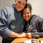 Karine Silva Instagram - A saudade é tanta desse meu parceiro de treino que vim visitá-lo em seu restaurante, que por sinal é o melhor de Curitiba @zuckasiancuisine . Gratidão pelo excelente atendimento e a culinária é simplesmente sensacional. Obrigada @chef.rafaelzucca Zuck Asian Cuisine