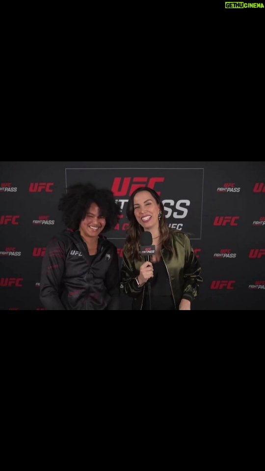 Karine Silva Instagram - Entrevista pós pesagem oficial com a melhor Evelyn Rodrigues. Não perca tudo o que está acontecendo nesse #UFC292 que acontece hoje, sábado, 19 de agosto, a partir de 19h30 (horário de Brasília) com exclusividade no #UFCFightPass, Assine já: https://ufc.ac/KarineSilva #ufcbrasil #ufc #ufcfightpass #ufcboston #ufc292 #UFC292 #UFCFightPass #boston #brasil #karinekiller #karine_killer_ufc #entrevista #pesagem #mma #jiujitsu Boston, Massachusetts, USA