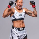 Karine Silva Instagram - Coragem e humildade são minhas armas na batalha, em busca da felicidade ou alguma coisa que o valha. Já que o rei não vai virar humilde, eu vou fazer o humilde virar rei. (Emicida) Bom Feriado a todos ᥫ᭡ UFC: ultimate fighting championship
