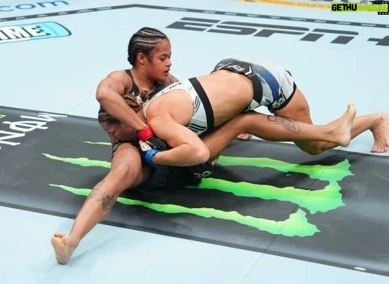 Karine Silva Instagram - Se mantiene invicta en la UFC! Karine Silva le ganó por sumisión (Guillotina) en el primer round a Maryna Moroz en UFC 292. SIGANME Y DALE LIKE PARA MÁS CONTENIDOS, META 4000 SEGUIDORES: @adicto_al_ufc Y sigan a mi amigo @ufcfanfighter #ufc292 #aljamainsterling #seanomalley #zhangweili #amandalemos #andstill #ufc #ufcnews #ufcespañol #ufcbrasil #ufceurope #mma #mmanews #mmaenespañol #ufcvegas78 #ufcsingapore #ufcparis #ufc293 #ufc294 #ufc295 #ufcvegas79 #iangarry #neilmagny #mariobautista #chitovera #pedromunhoz #nataliasilva #karinesilva #flyweight #womanfight TD Garden