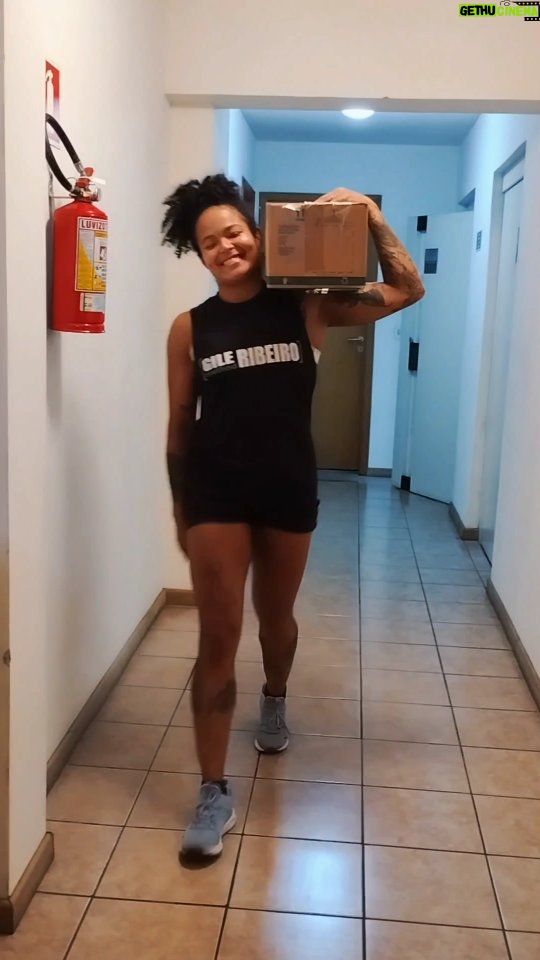 Karine Silva Instagram - Presente no mercado desde 1994, a @vapza produz alimentos embalados a vácuo e cozidos a vapor, oferecendo praticidade e rapidez no preparo de alimentos saudáveis, seguros e saborosos. Pioneira no segmento, a empresa oferece mais de 45 produtos e excelentes matérias-primas que são selecionadas e certificadas por uma equipe de técnicos especializados e que aplicam um alto controle de qualidade. Os produtos são cozidos a vapor dentro da própria embalagem, o que preserva as propriedades nutricionais dos alimentos. São saborosos, em embalagens Longa Vida, sem conservantes, que dispensam refrigeração, garantem segurança alimentar e proporcionam praticidade e rapidez para o consumidor. Não perca tempo, entre em contato e garanta já seus produtos da @vapza PROMOÇÃO IMPERDÍVEIS NO SITE: https://www.vapza.com.br/para-sua-casa TEM FESTIVAL DE INVERNO E SOPAS Corra e garanta o seu! PRODUTOS SELECIONADOS COM ATÉ 35% OFF #vapza #organic #produtosorganicos #alimentos #alimentosavacuo #dieta #alimentossaudaveis #ufcbrasil #ufc #ufc292 #ufcboston PS: ME DESCULPEM, ESQUECI DE COLOCAR A LEGENDA NO VÍDEO 💔🥺 Curitiba, Paraná