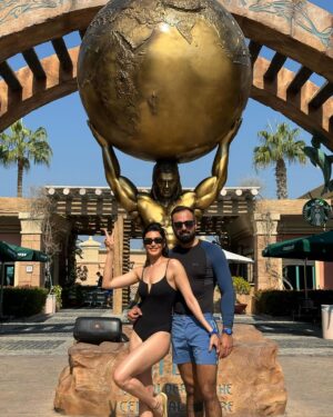 Karishma Tanna Instagram - 🖤

Thanku @atlantistheroyal for this outstanding experience at the @aquaventuredubai 🩷
@pickyourtrail 
#dubai