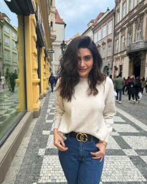 Karishma Tanna Instagram - Happy New year everyone ❤️❤️
“May this New Year bring you joy, success, and countless beautiful moments! Thank you for being a part of my journey. Here’s to a fantastic year ahead filled with love, happiness, and endless possibilities. 

Happy New Year to all my wonderful Instagram fam 🎉✨ #HappyNewYear #2024”