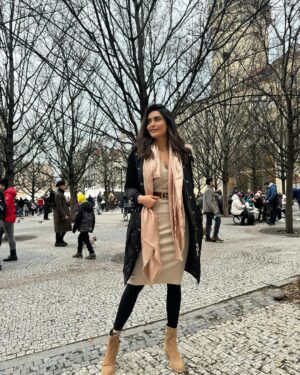 Karishma Tanna Instagram - Cold Prague vibes ⭐️❤️

#czechrepublic #prague #love #travel