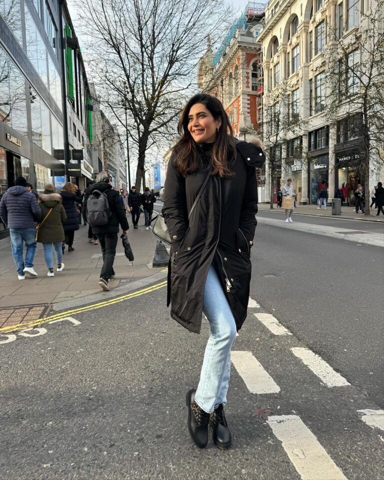 Karishma Tanna Instagram - Bliss ❤️🎵 #london #travel