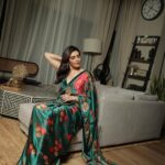 Karishma Tanna Instagram - Saree love ❤️ #sunday #potd #saree Saree @ri_ritukumar Jewellery @dhanrajjewellers Stylist @stylebysaachivj Team @styledbynikinagda