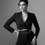 Karishma Tanna Instagram - The Black series 🖤 @filmfare Outfit- @advait_in @sesaaoffical Jewellery- @dripproject.co @siaartjewellery Heels - @prada Hair by @shefali_hairstylist.81 Stylist- @styledbyzainabb Asst. stylist - @mannatbhallaa Click @ishanzaka