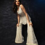 Karishma Tanna Instagram - 🖤 Outfit- @mishruofficial Jewellery- @yuvaanjewels Juttis - @fizzygoblet Styled by- @sukritigrover Styling Team - @vanigupta.23 Hair @shefali_hairstylist.81 Click @priyankknandwana