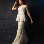 Karishma Tanna Instagram - 🖤 Outfit- @mishruofficial Jewellery- @yuvaanjewels Juttis - @fizzygoblet Styled by- @sukritigrover Styling Team - @vanigupta.23 Hair @shefali_hairstylist.81 Click @priyankknandwana