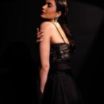 Karishma Tanna Instagram - Black is black is black 🖤 Outfit @mahimamahajanofficial Hair @shefali_hairstylist.81 Jewellery @dolsunjewelsofficial @thewisedesign 📸 @ravii_dixit