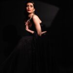 Karishma Tanna Instagram - Black is black is black 🖤 Outfit @mahimamahajanofficial Hair @shefali_hairstylist.81 Jewellery @dolsunjewelsofficial @thewisedesign 📸 @ravii_dixit