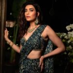 Karishma Tanna Instagram - Diwali celebrations 🎉 About last night for @rameshtaurani ❤️🙏🤗 Outfit @paulmiandharsh Hair by @shefali_hairstylist.81 Click by @areesz Neckpiece / earrings @dolsunjewelsofficial Handcuffs / rings @golecha_jewels @stylebysaachivj