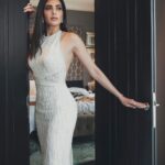 Karishma Tanna Instagram - About last night for @filmfare 🖤 Outfit: @shantanunikhil Jewelery-@goldenwindow @ascend.rohank Rings- @karishma.joolry Styled by- @sukritigrover Styling Team- @vanigupta.23 @bitofbash @naishasinghvi Photographer: @theabhivalera Makeup Artist: @shraddhamishra8 Hairstylist: @shefali_hairstylist.81