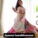 Karishma Tanna Instagram - 🩷🩷 Outfit @annus_creation Jewellery @sangeetaboochra Styled by @stylebysaachivj Assistant @styledbynikinagda #reels #reelsinstagram #festive #navratri #jaimatadi #karishmatanna