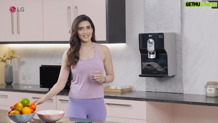 Karishma Tanna Instagram - Embracing the day with a triple assurance of healthy hydration! Clean water is the cornerstone of well-being. Watch the video to learn why I found the ideal solution for both good quality and quantity of water in my LG Water Purifier. #HealthMatters #LGWaterPurifier #TripleAssurance #PureWater #LGIndia #LGRO