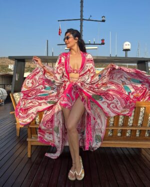 Karishma Tanna Instagram - Dreamy 💝

@limerickofficial 🩷

#bodrum #yacht #fun #love #travel