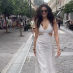 Karishma Tanna Instagram - Vibes 🩷 #reels #reelsinstagram #love #travel #explore #mood #karishmatanna