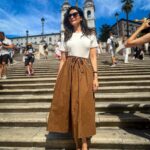 Karishma Tanna Instagram – When in Rome , Pose 🤍🩷

#travel #italy #potd #mood #explore #karishmatanna