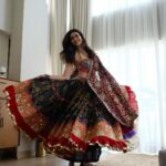 Karishma Tanna Instagram - The gujjuness in me ❤️ Outfit @annus_creation Jewellery @azotiique Styled by @stylebysaachivj Assistant @styledbynikinagda