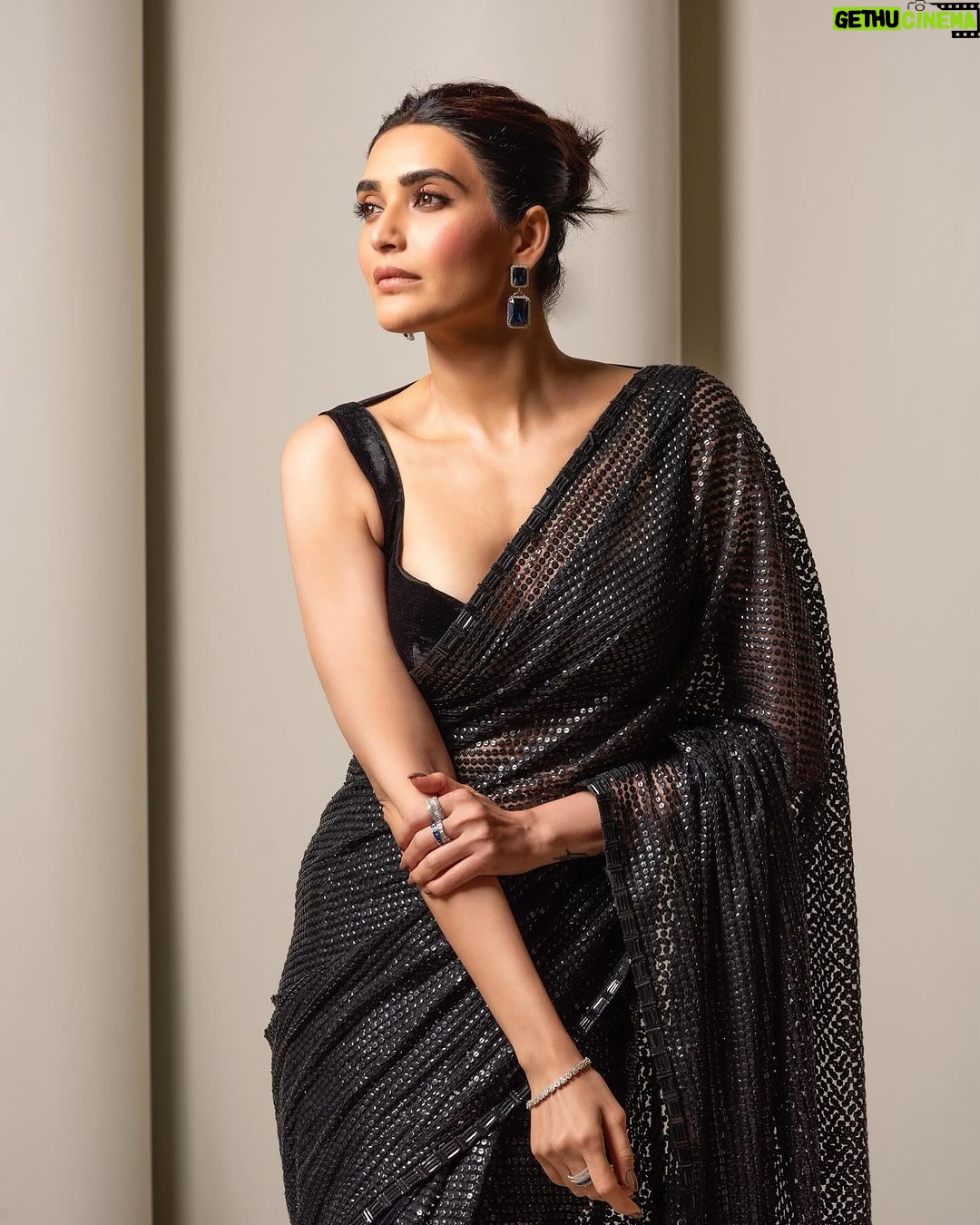 Karishma Tanna Instagram - About Last night for @busanfilmfest @aca_g.ott2023 @netflix_in Outfit- @manishmalhotraworld ❤️ Jewellery- @anaghaartsnjewels @karishma.joolry Styled by: @sukritigrover Styling Team: @vanigupta.23 @harshitadaga01 @bitofbash #korea #busan #awards