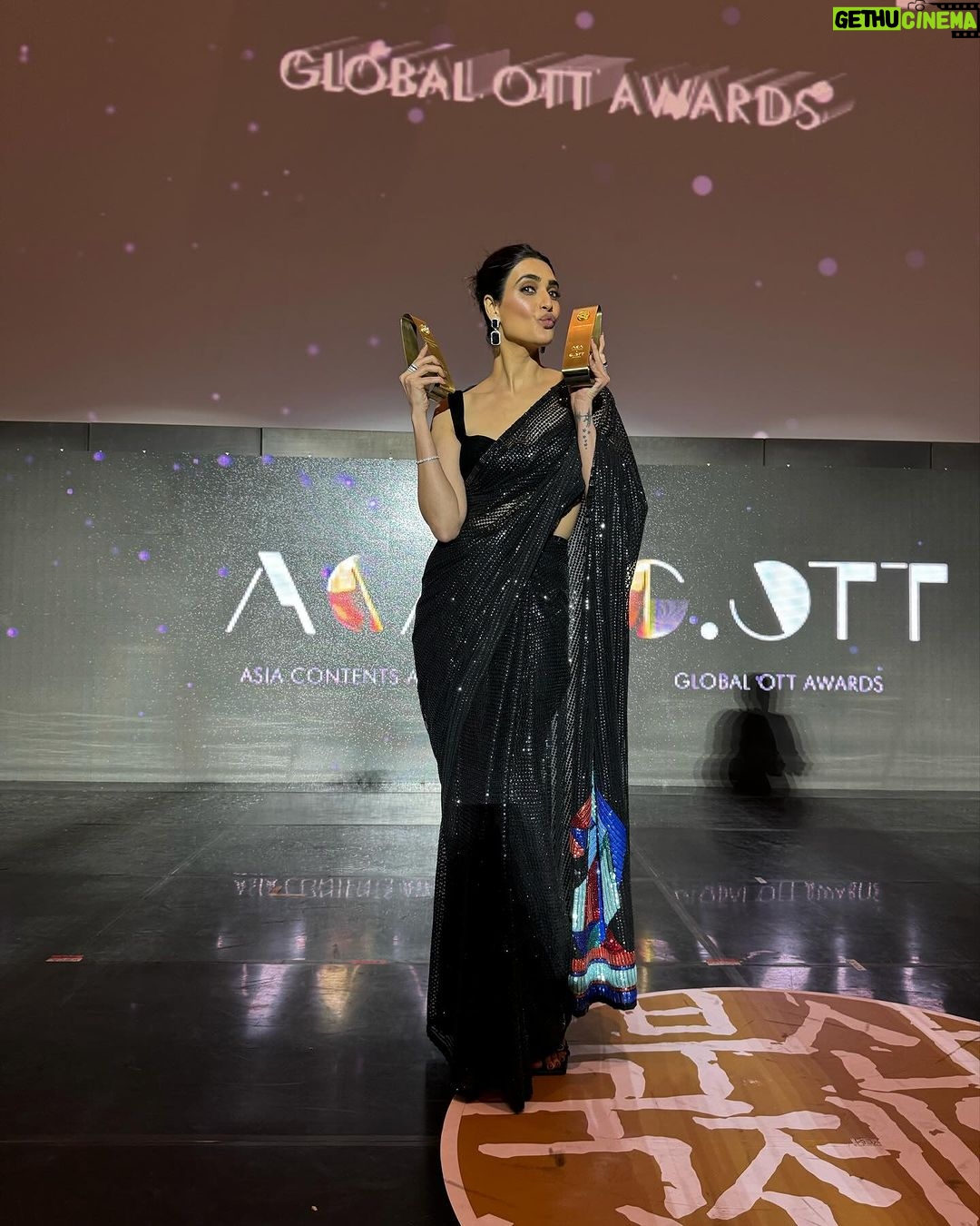 Karishma Tanna Instagram - And we Bring it Home 🇮🇳 I am absolutely thrilled to share with you all that our #series #Scoop #scooponnetflix has won 2 awards for Best Asian Series and Best Lead Actress on @netflix_in at the @busanfilmfest @aca_g.ott2023 To be nominated here was a huge honour and to win in both the categories is just overwhelming. So much gratitude in our hearts. Special Thanku to my director , @hansalmehta ❤️🙏 Thanku @castingchhabra Thank you to the entire team, team @matchboxshots and team @netflix_in for this. Thank you @monika_shergill @tanyabami and the entire NF team for backing us the way you have. Thank you @jignavora21 for letting us bare a piece of your heart to the world. God bless you! Official post to follow soon! @netflix_in @karishmaktanna @mohdzeeshanayyub @inayatsood @devenbhojani.official @bawejastudios @prosenstar @tanmaydhanania @tannishtha_c @malhar028 @rasika_agashe @thespianace @tejukolhapure @ishitta.arun @iradubey @avazkhan701 @shikhatalsania @ravimahashabde @matchboxshots @sanjayroutraymatchbox @saritagpatil @Mrunmayeelagoo #MiratTrivedi @anusinghc @karanvyas11 @dikssharoutray @castingchhabra @achintstagram @vishal_bajaj_1603 @pratikmr @Rishghel @pratham94 @Ganja_yogi @kavyadesaii aktalkies @Gyaskz.02 @shivankkapoor @tanvi_p9 @mua_krutika @ochinmay @mandarjkulkarni @amiteshmukheriee @mvinaysingh @nikita_bavishi @shambhavee @inayatsood @kashyapkapoor @jaimini_pathak @the_actor_aseem @rajivmalu @himanshahuja_dp @krutikapatil_mua @the_actor_aseem Here’s to many more exciting projects, and I can’t wait to share them with you all! 🥂✨ #BestSeries #BestActress #ScoopSeries #Netflix #Gratitude #dreamscometrue P.s. This is my first ever award for the category -Best actress and I am so lucky to have my first as the best one ❤️🙏