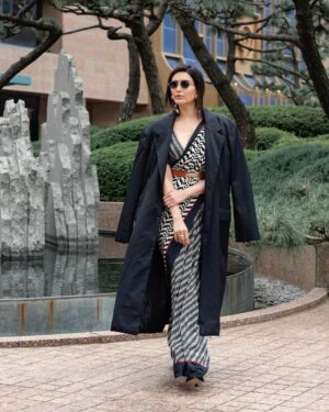 Karishma Tanna Instagram - On the roads of #Busan 
Only love 🖤

Wearing @jjvalaya 

@sukritigrover 
@netflix_in 
@aca_g.ott2023