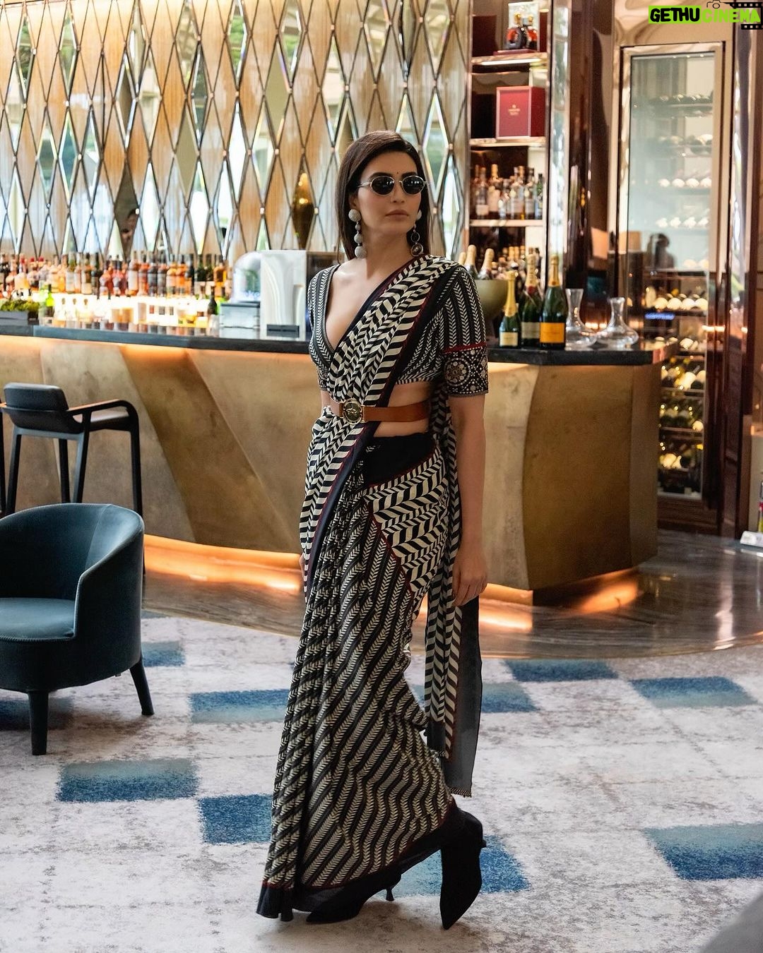 Karishma Tanna - 234.2K Likes - On the roads of #Busan
Only love 🖤
Wearing @jjvalaya
@sukritigrover
@netflix_in
@aca_g.ott2023