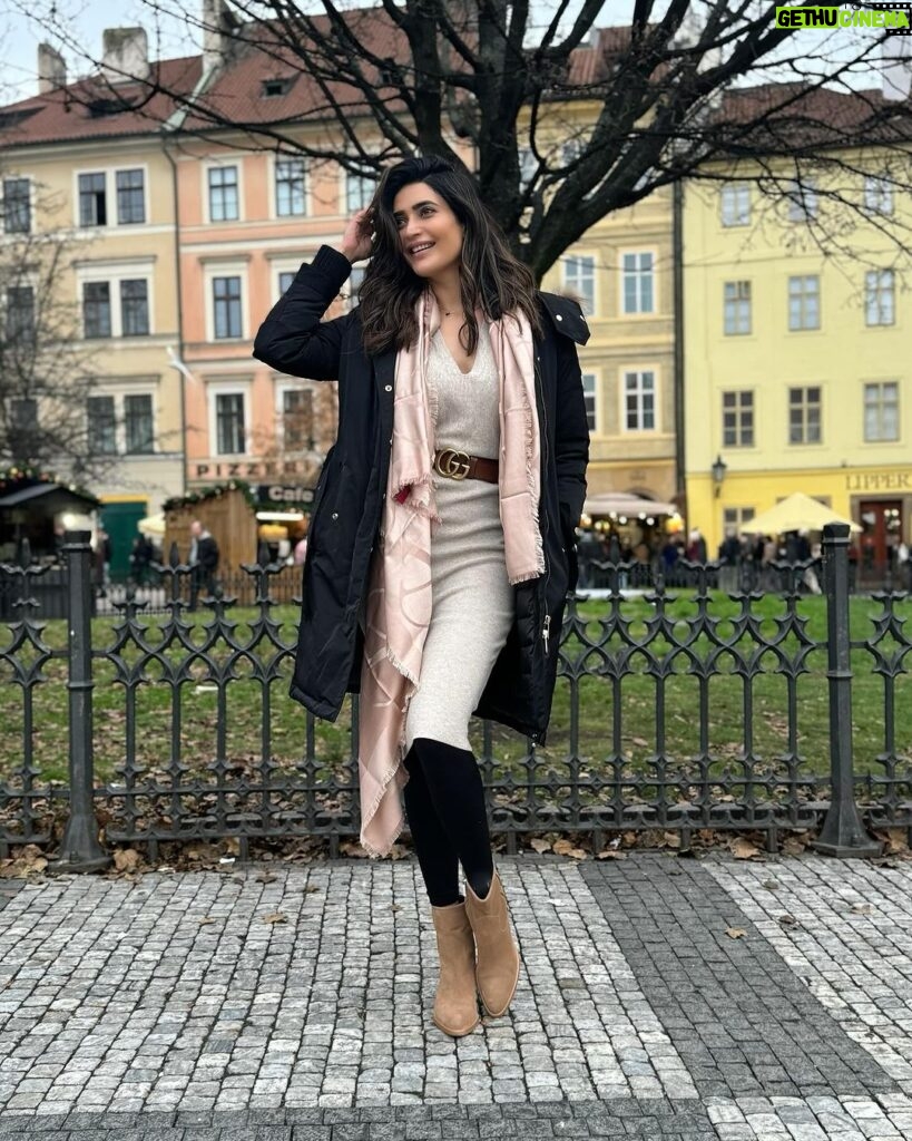 Karishma Tanna Instagram - Cold Prague vibes ⭐❤ #czechrepublic #prague #love #travel