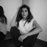 Karishma Tanna Instagram - Your 🖤 knows the way., Run in that direction. (Thoughts on this song ) 🎵 Make up @anumariyajose Hair @snigdha_hairandmakeup Styled by @jinalpnagda Shot by @bharat_rawail