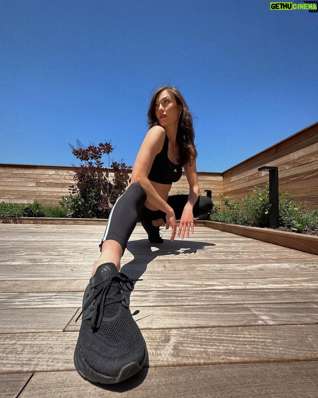 Karlie Kloss Instagram - Move For The Planet π turn activity into action by tracking in the @adidas Running app. 10 minutes = 1β¬ adidas will donate to making the world a more sustainable place #movefortheplanet #createdwithadidas