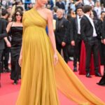 Karlie Kloss Instagram – Cannes✨
Merci @dior @mariagraziachiuri @chopard