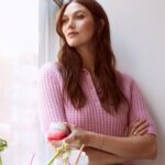 Karlie Kloss Instagram – keepin’ my skin extra glowy + hydrated after a couple of fourteen-hour flights this week 💓 meet the new #Nutritious Collection by @esteelauder 🌱

#ShowSkinLove #EsteeGlobalAmbassador