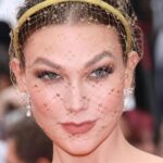 Karlie Kloss Instagram – Cannes✨
Merci @dior @mariagraziachiuri @chopard