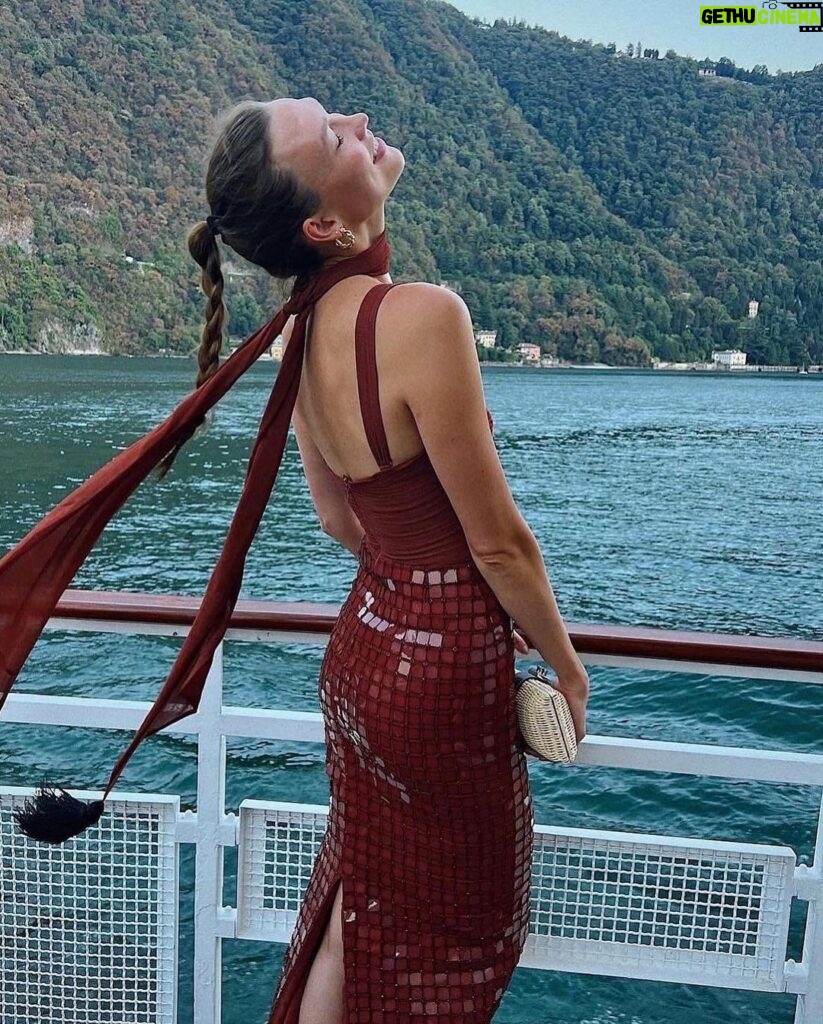 Karlie Kloss Instagram - heard summer is ten weeks away