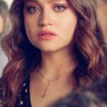 Karol Sevilla Instagram - “Amigoooooos La espera terminó 🤩 Ya está disponible la temporada 2 de #SiempreFuiYo en #DisneyPlus ¿Ya la vieron?” 🔍❤️‍🩹🏝️